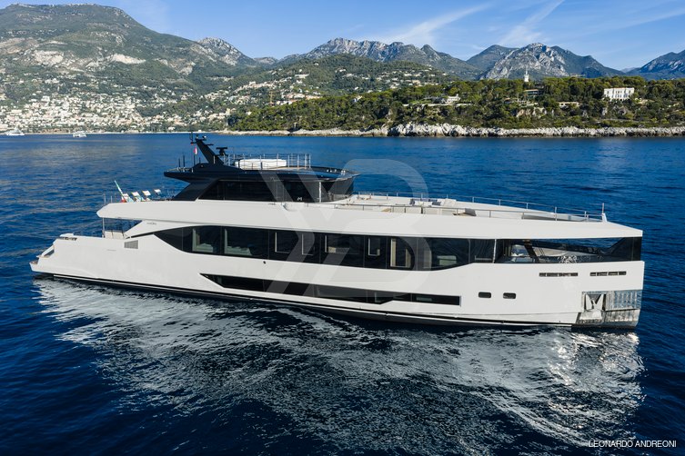 Angiola yacht exterior 2