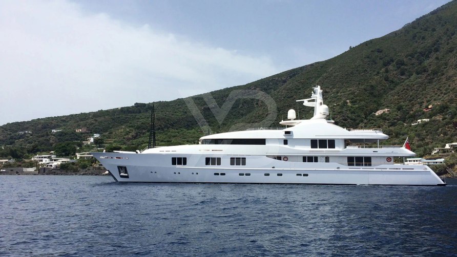 Baraka yacht exterior 2