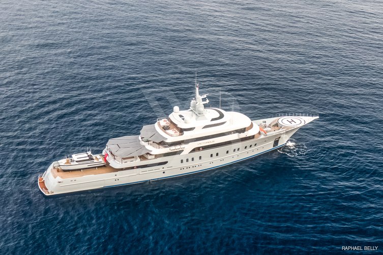 Victorious yacht exterior 12