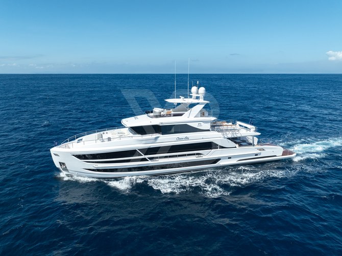 Ocean Lily yacht exterior 2