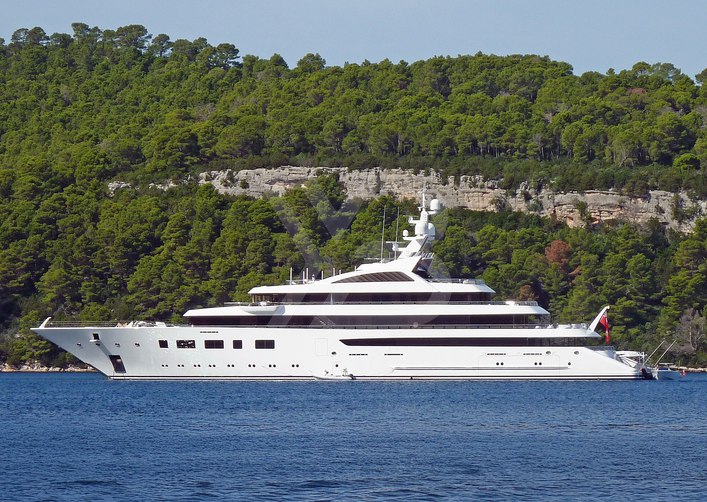 Eye yacht exterior 29