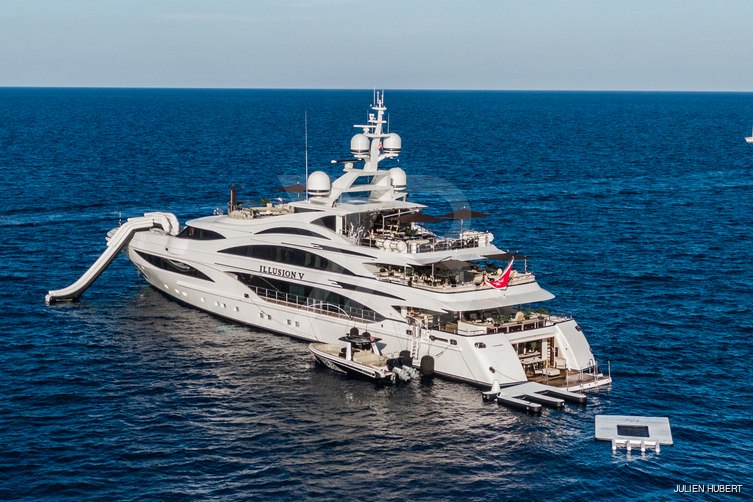 Illusion V yacht exterior 10