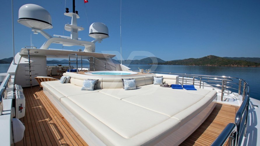 Vica yacht exterior 16