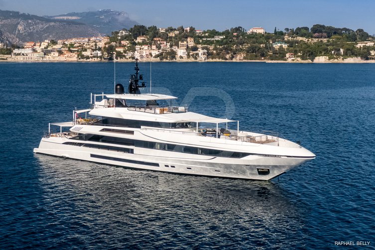 Alisa yacht exterior 8