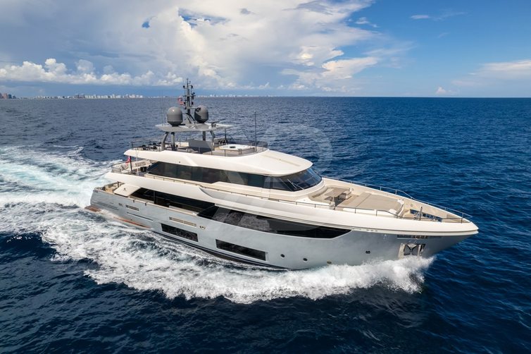 Fifi yacht exterior 8