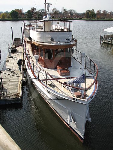 Sequoia yacht exterior 18