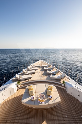 Artisan yacht exterior 10