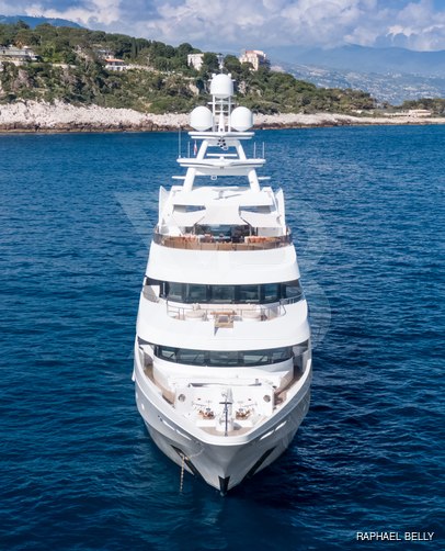 Lucky Lady yacht exterior 3