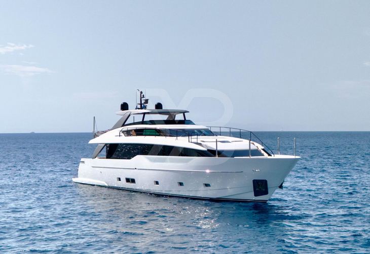 SL90A/832 yacht exterior 4