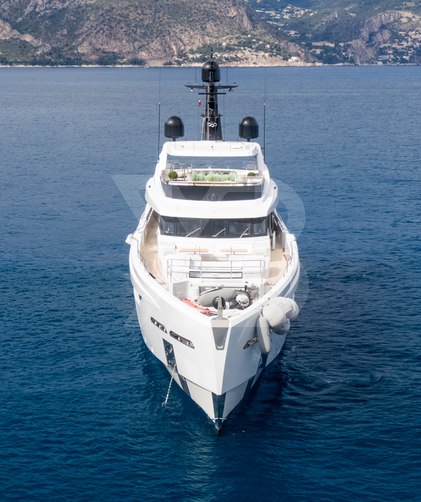 LEL yacht exterior 29