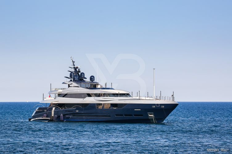 SaraStar yacht exterior 5