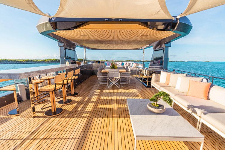 Vivace yacht exterior 4