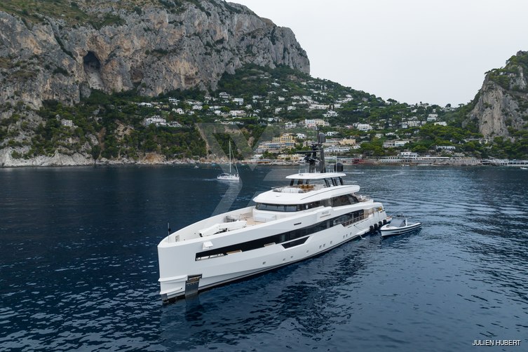 PrivateGG yacht exterior 12