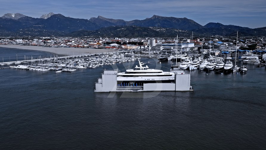 Alchemy yacht exterior 25