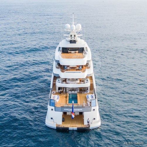 CC-Summer yacht exterior 24