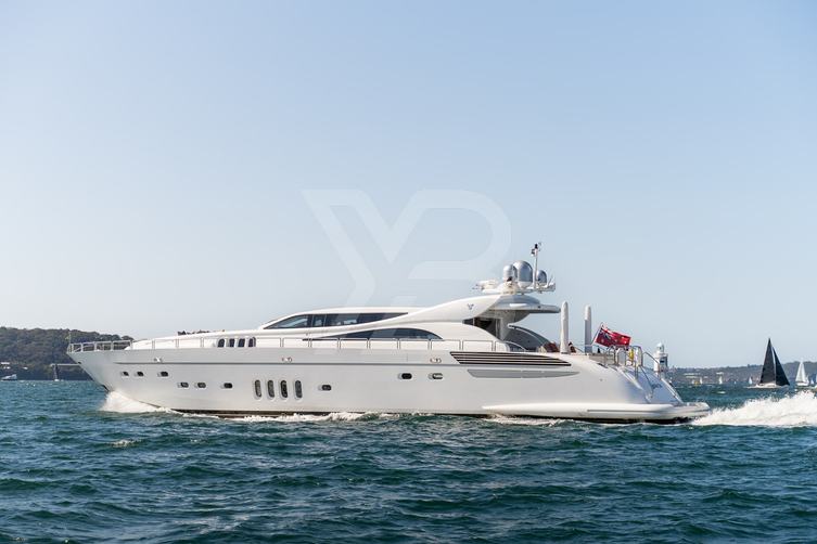 Yolo yacht exterior 3