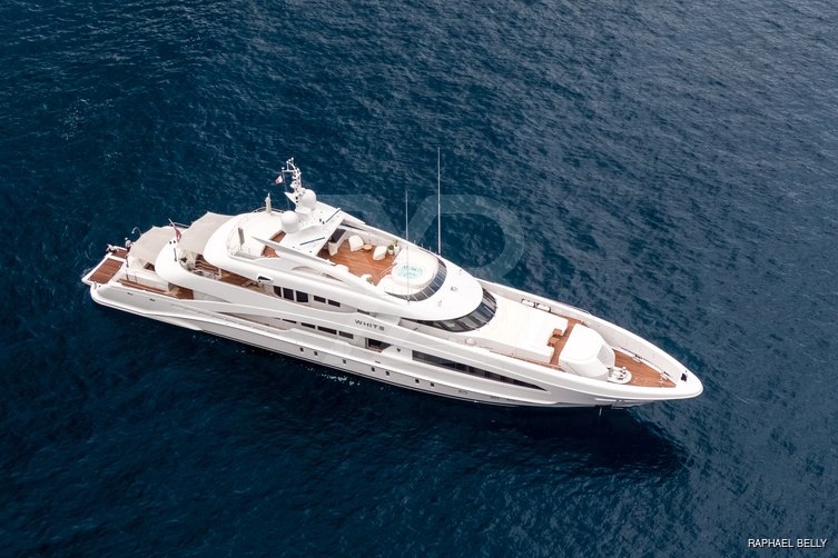 Daisy D yacht exterior 8