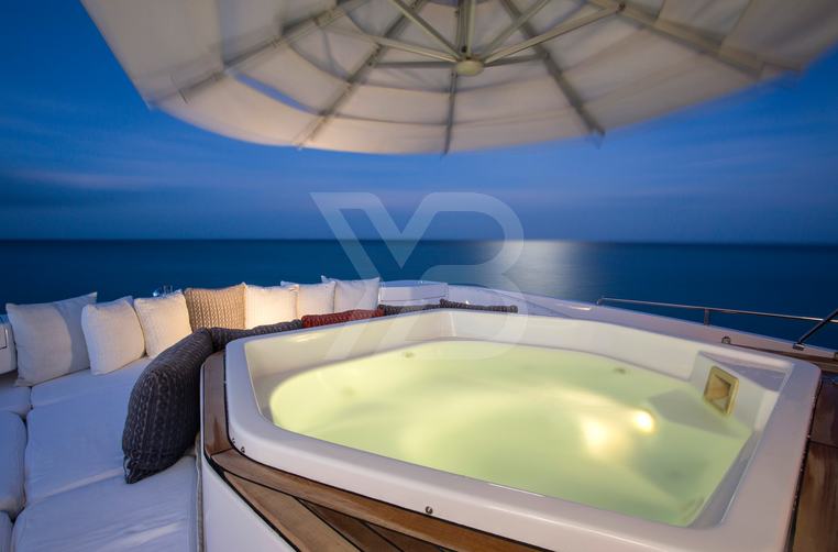 Camarina Royale yacht interior 4