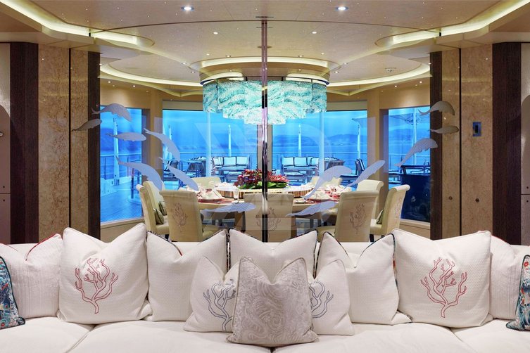 Draak yacht interior 9