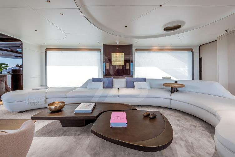 Tanelorn yacht interior 9