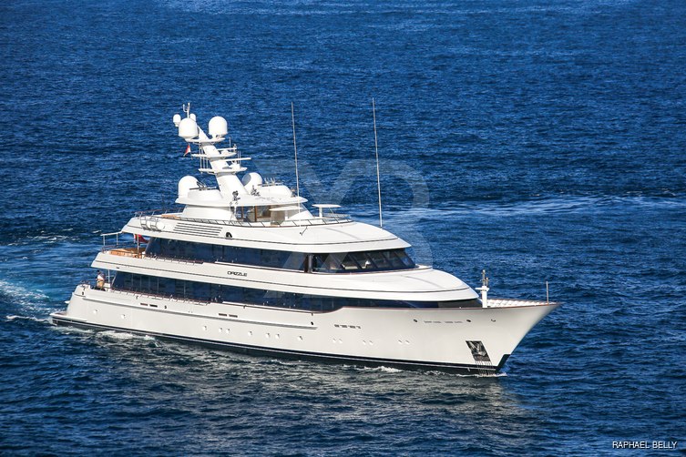 Vassa yacht exterior 2