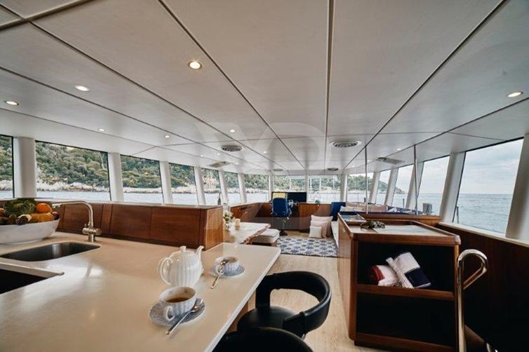 Iceberg yacht interior 10