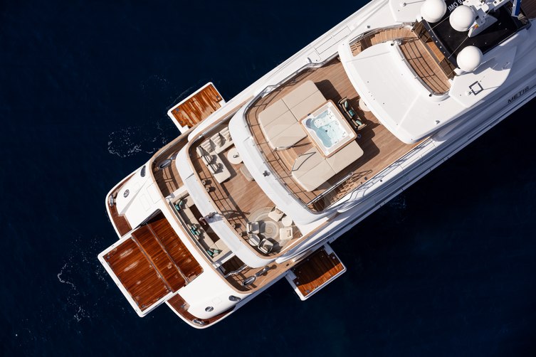 Artisan yacht exterior 47