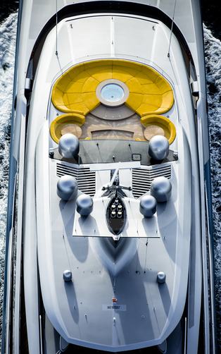 Aviva yacht exterior 16