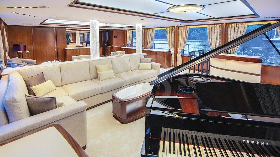 Vica yacht interior 9