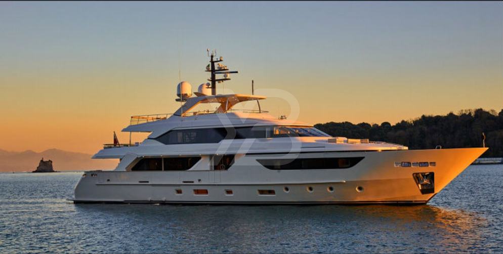 Amara yacht exterior 2