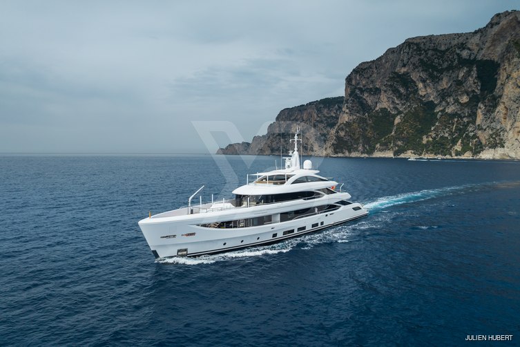 Lady I yacht exterior 15