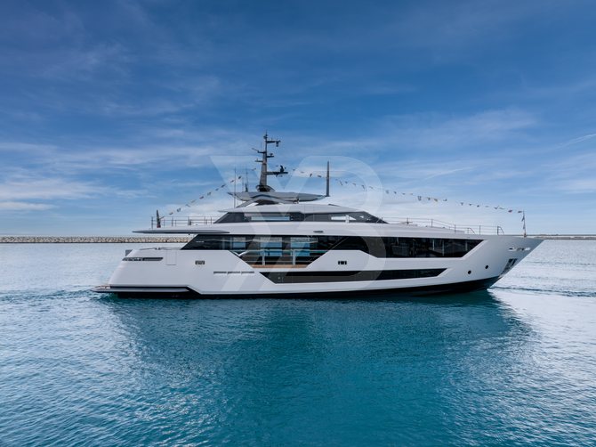 Alex yacht exterior 2