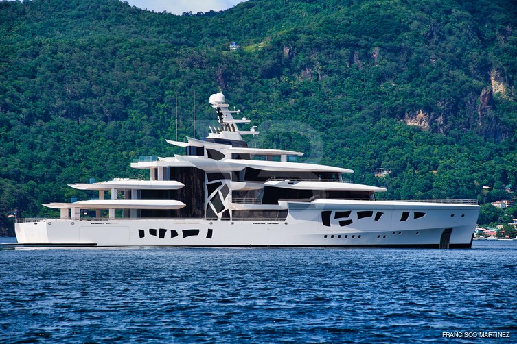 Artefact yacht exterior 30