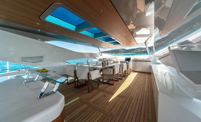 Re Leone yacht interior 4