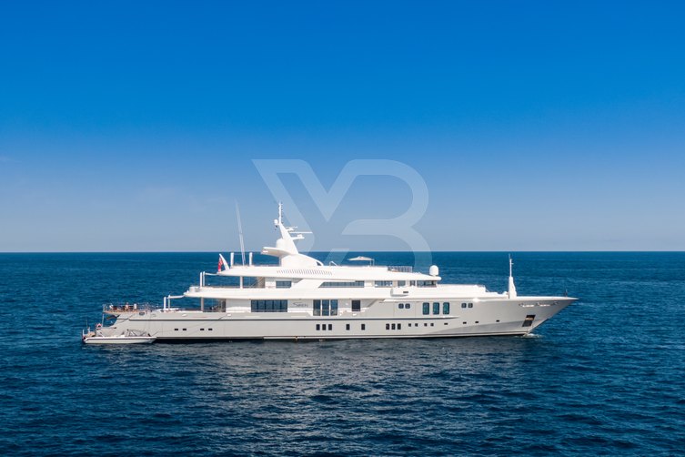 Siren yacht exterior 9