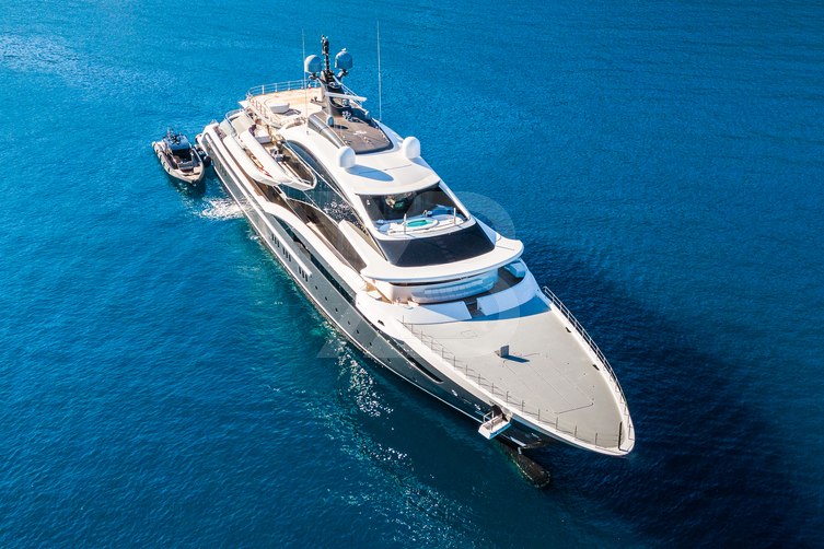 Dar yacht exterior 21