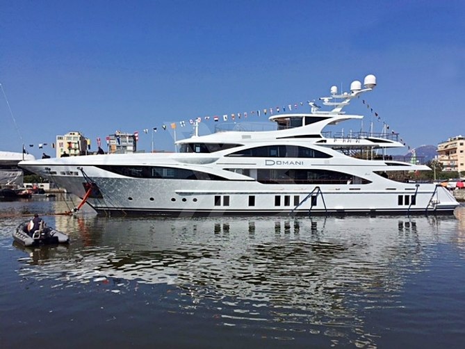 Domani yacht exterior 45