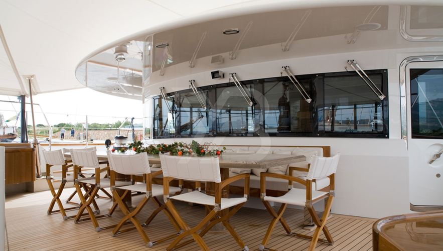 Bayesian yacht interior 16