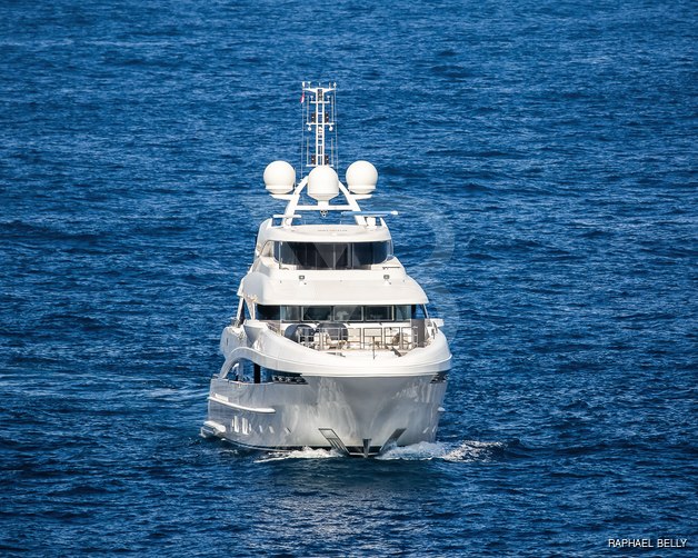 Pearl yacht exterior 6