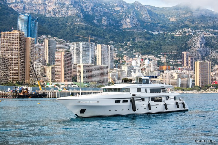 Emelina yacht exterior 4