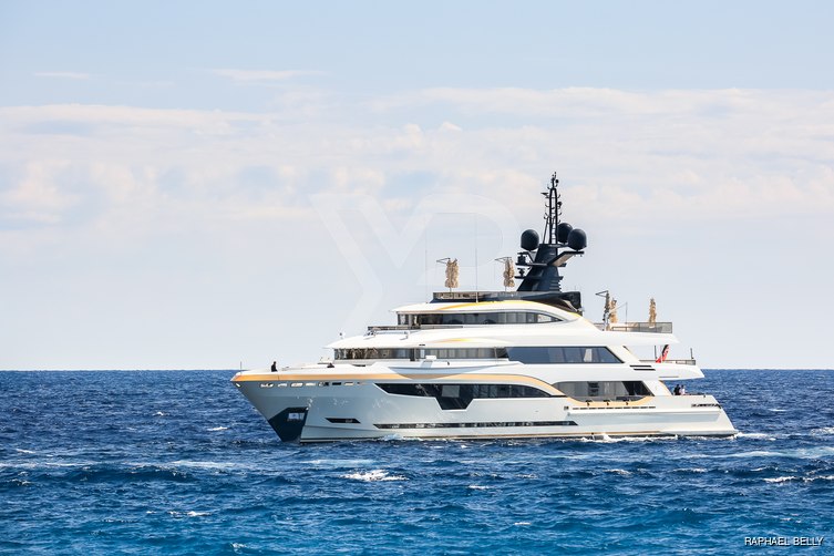 Taiba yacht exterior 7