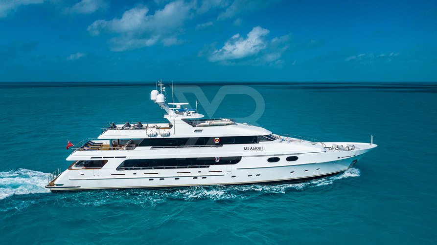 Amore yacht exterior 2