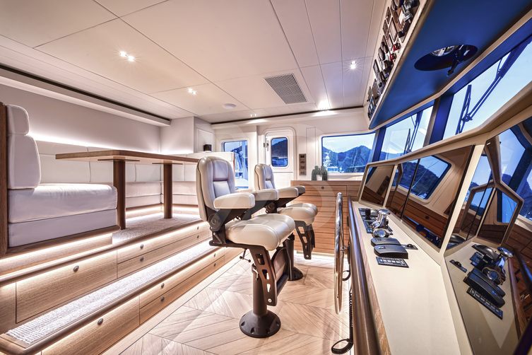 Lady Di yacht interior 11