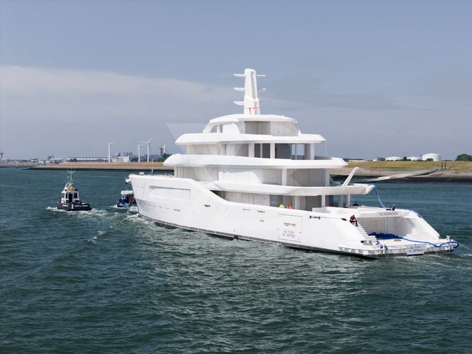 Amels 8004 yacht exterior 6
