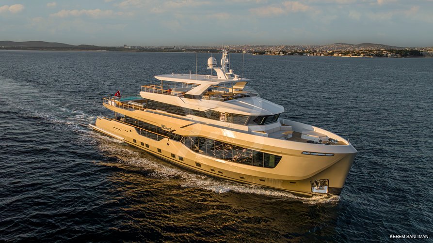 Miouch yacht exterior 3