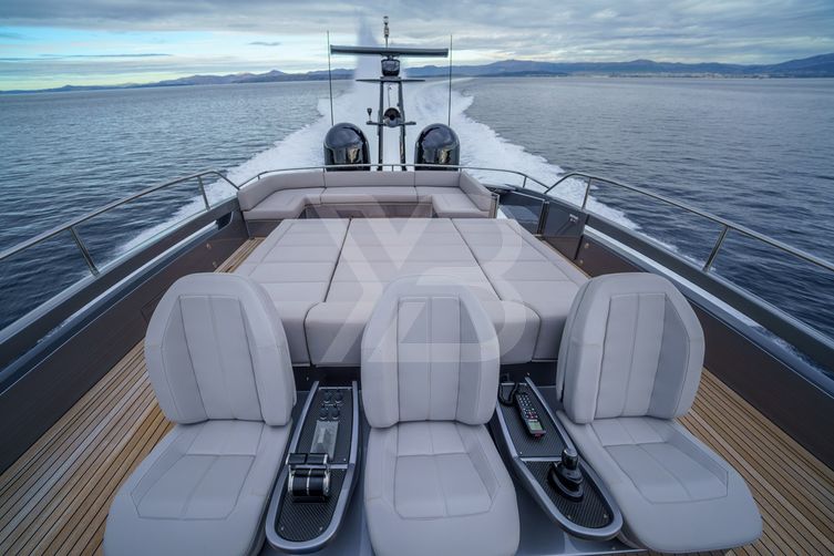 Mavis yacht exterior 4