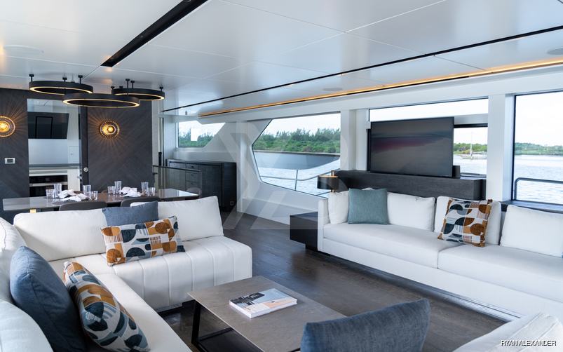 Numarine 26XP/27 yacht interior 5