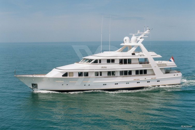 Corinthian yacht exterior 2