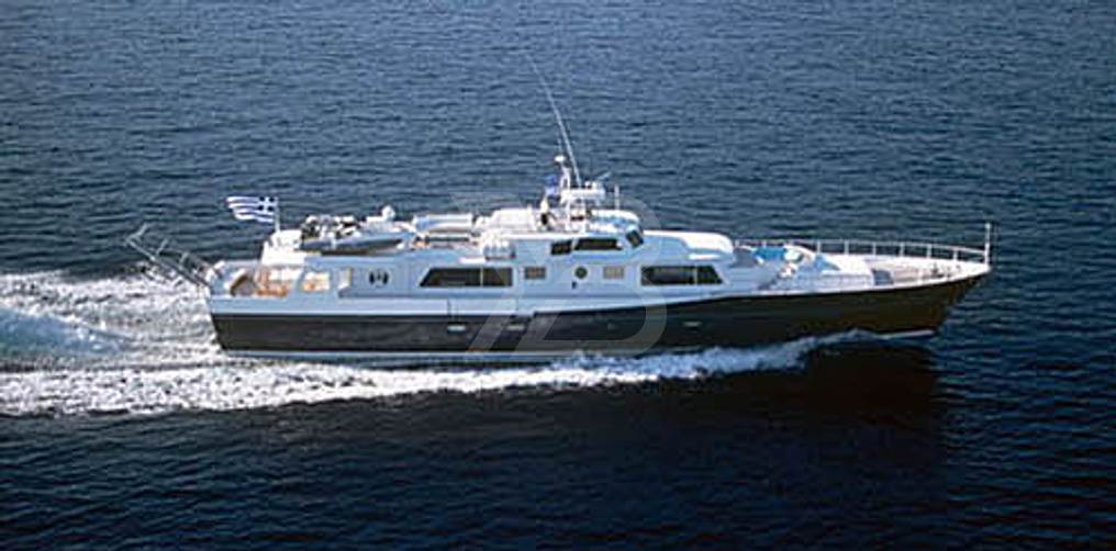 Alaya yacht exterior 2