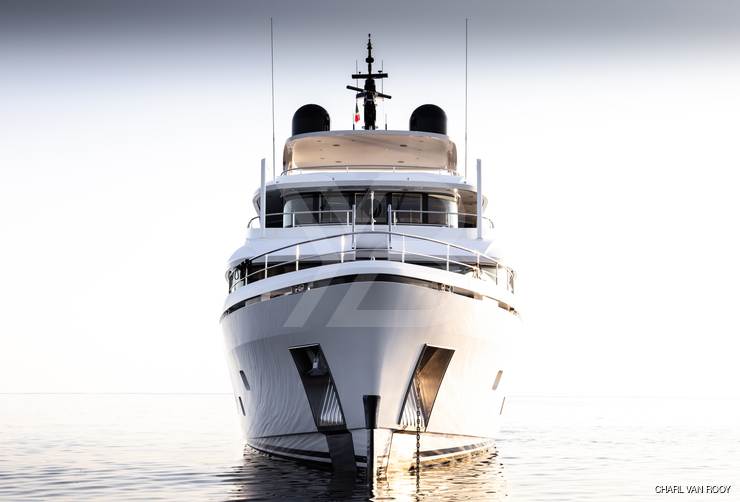 Lumière yacht exterior 11